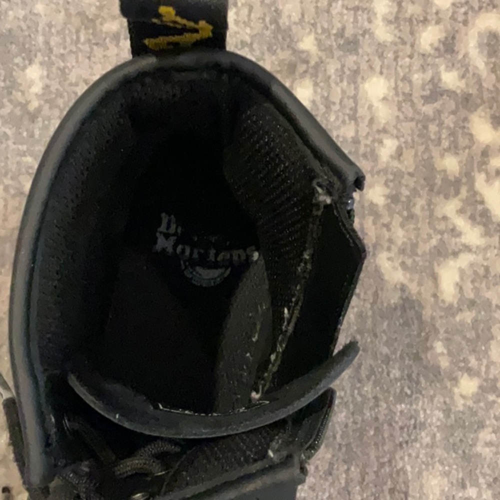 DR MARTENS KIDS SHOES SIZE 2 - Picture 9 of 12
